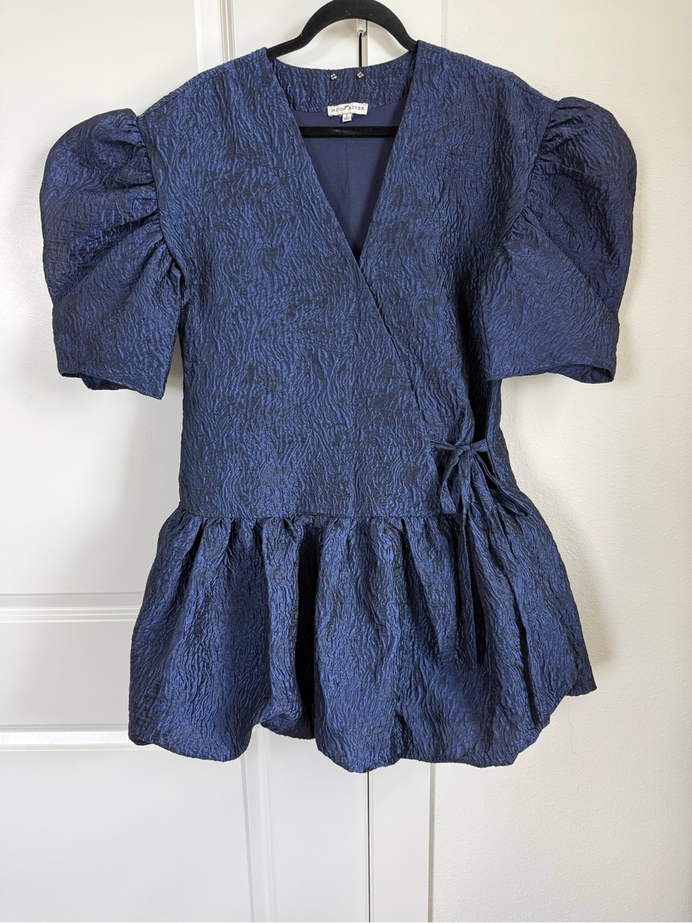 Moon River Textured Wrap Dress Navy Blue Size Large PTP 19”